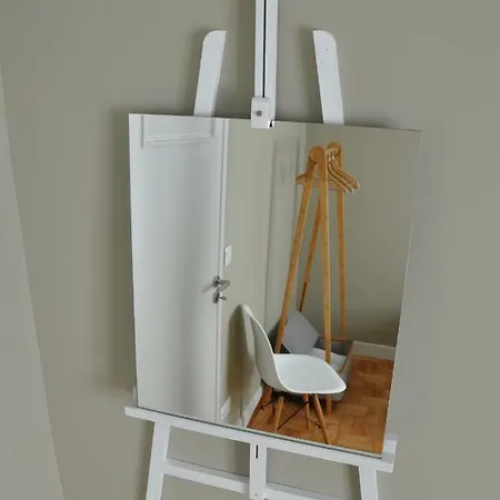 Confluentia H&a - Believe It Or Not 게스트하우스 4*